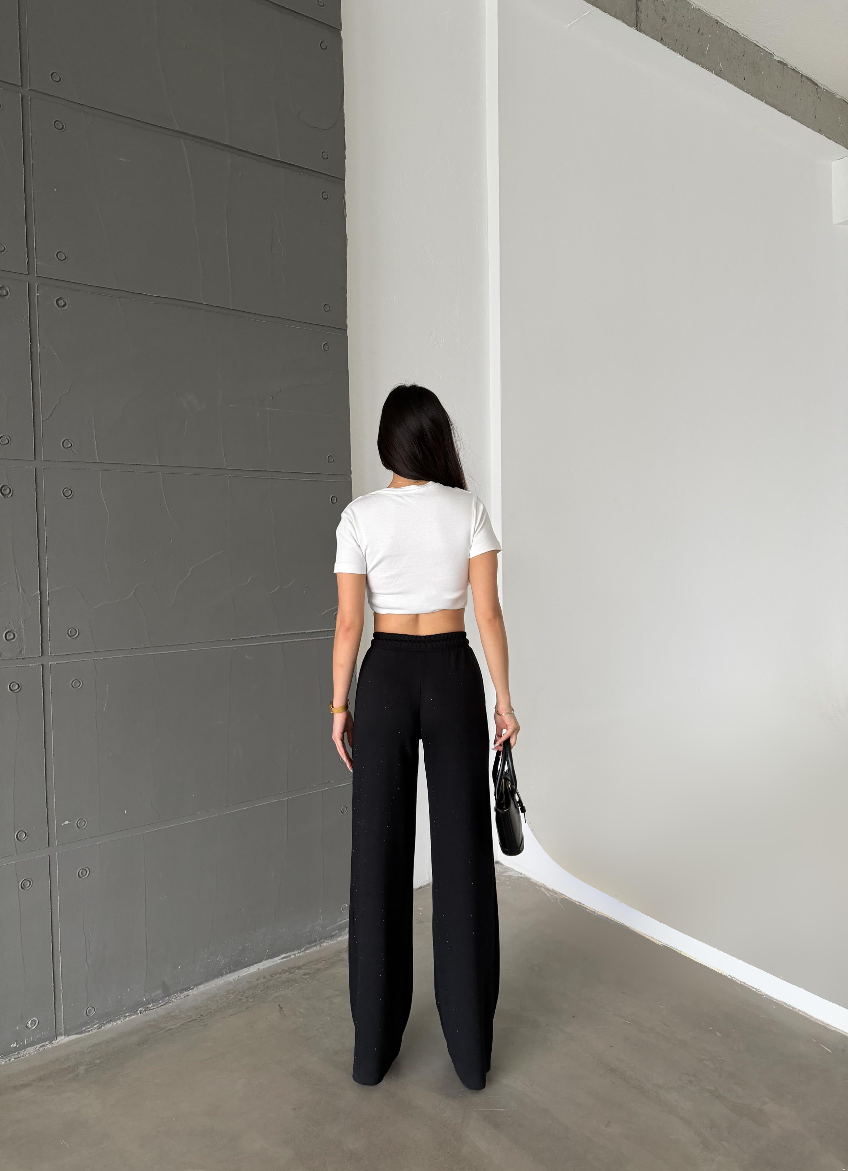 Kadın Siyah Renk Modal Kumaş Parlak Taş Detaylı Bol Paça Yumuşak Dokulu Yüksek Bel Likralı Pantalon